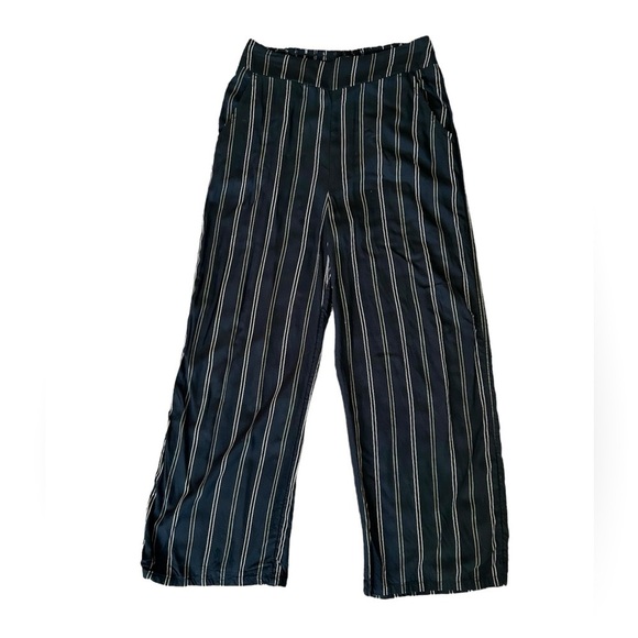 5/$25 Billabong women’s pull on wide leg above the ankle pant size small - Picture 1 of 8